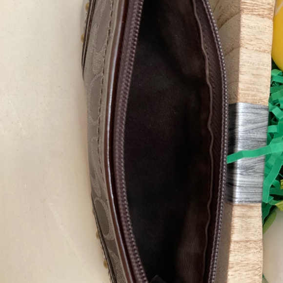 Coach dark brown wristlet - Picture 4 of 4